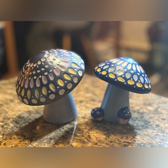 Whimsical Colourful Ceramic Blue Mushroom Decor Home Garden Kids Party Enchanted - Picture 11 of 17